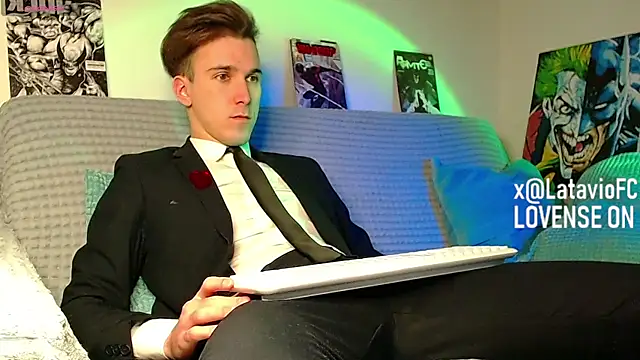 Midnighter  online show from 04-28-26, 12:20