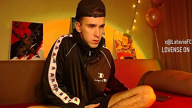 Snapshot of Midnighter_ chatting on 12-25-24, 02:03 Midnighter  online show from 12-25-24, 02:03