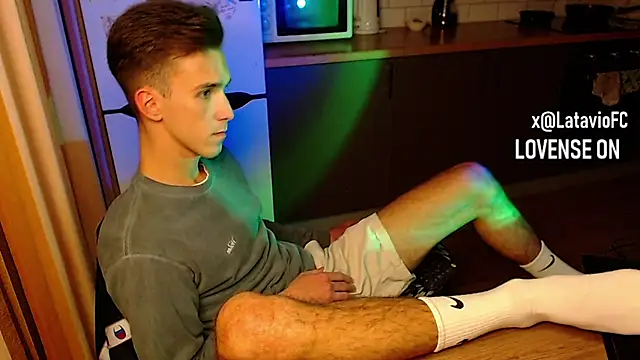 Snapshot of Midnighter_ chatting on 09-24-25, 01:46 Midnighter  online show from 09-24-25, 01:46