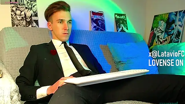 Midnighter  online show from 04-07-26, 08:43