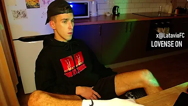 Snapshot of Midnighter_ chatting on 09-22-25, 08:04 Midnighter  online show from 09-22-25, 08:04