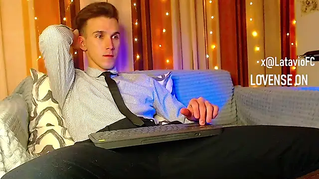 Midnighter  online show from 12-23-25, 12:43