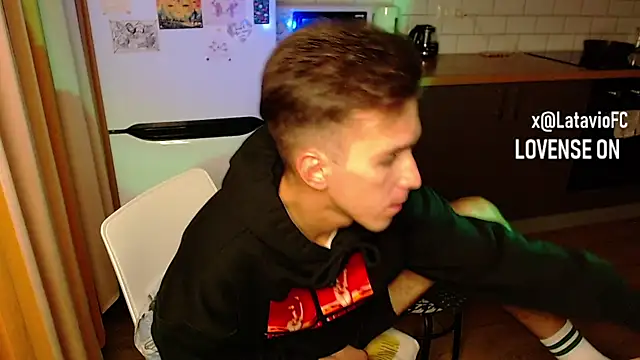 Snapshot of Midnighter_ chatting on 09-20-25, 01:10 Midnighter  online show from 09-20-25, 01:10