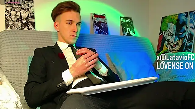 Midnighter  online show from 04-12-26, 10:24