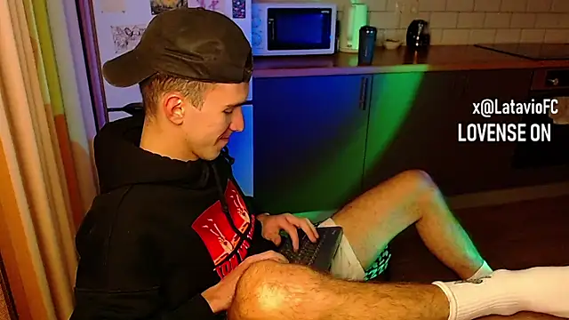 Snapshot of Midnighter_ chatting on 09-30-25, 02:39 Midnighter  online show from 09-30-25, 02:39