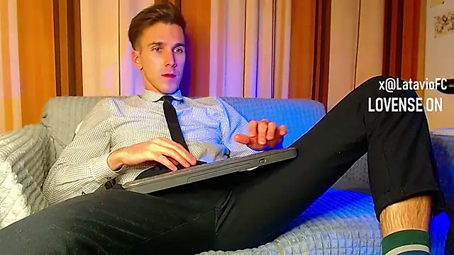 Midnighter  online show from 11-22-25, 12:54