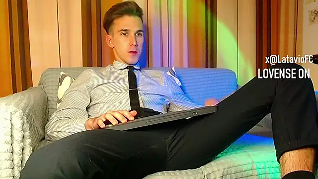 Midnighter  online show from 11-20-25, 05:02