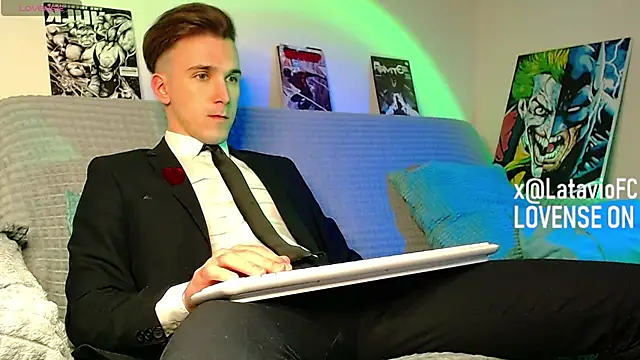 Midnighter  online show from 04-10-26, 06:48