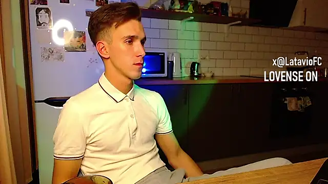 Snapshot of Midnighter_ chatting on 09-18-25, 01:52 Midnighter  online show from 09-18-25, 01:52