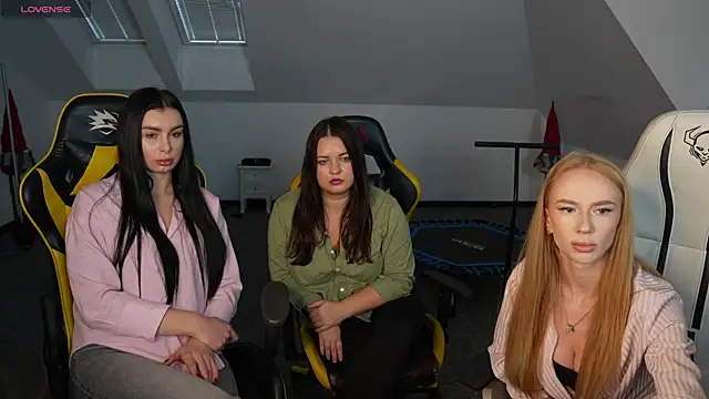 Amelia Blaze online show from 10-30-25, 12:25