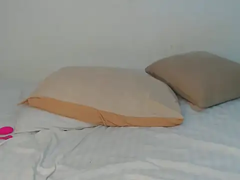 wetmypants online show from 05-13-26, 08:43