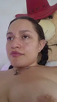Snapshot of megan_doll2 chatting on 06-11-26, 12:32 megan doll2 online show from 06-11-26, 12:32
