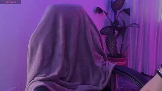 scarlet miller1 online show from 10-01-25, 12:31