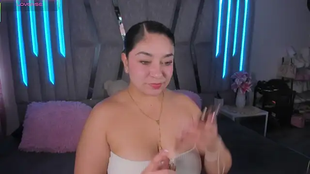 Snapshot of scarlet_miller1 chatting on 05-14-26, 09:01 scarlet miller1 online show from 05-14-26, 09:01