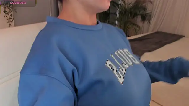 scarlet miller1 online show from 09-30-25, 12:44