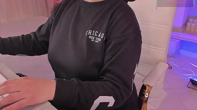 scarlet miller1 online show from 11-07-25, 12:10