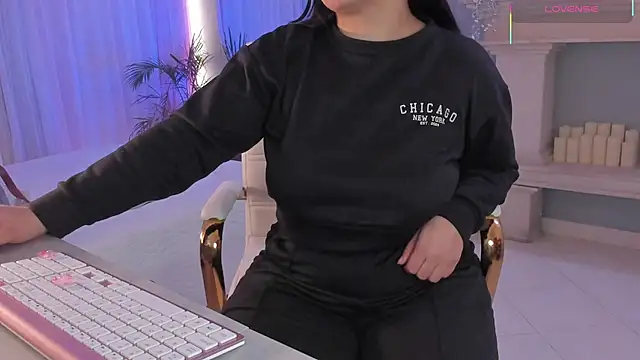 scarlet miller1 online show from 11-12-25, 11:47