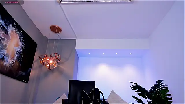 charlottewhitte online show from 04-12-26, 11:57