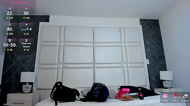 charlottewhitte online show from 04-21-26, 10:55