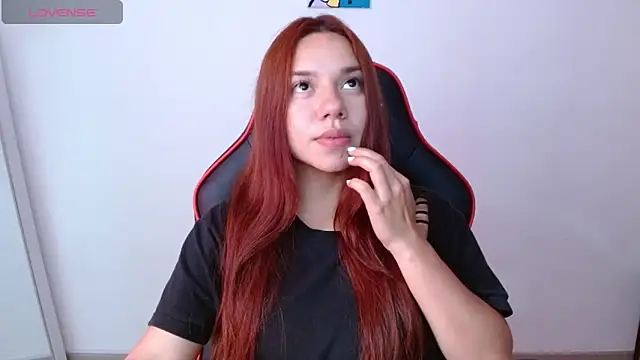 Snapshot of samantha_tattu chatting on 03-18-25, 08:05 samantha tattu online show from 03-18-25, 08:05