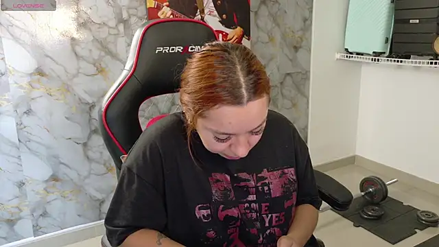 Snapshot of samantha_tattu chatting on 10-17-25, 07:04 samantha tattu online show from 10-17-25, 07:04