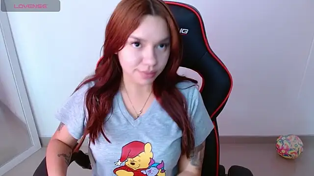 Snapshot of samantha_tattu chatting on 02-04-25, 03:15 samantha tattu online show from 02-04-25, 03:15