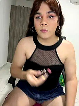 Snapshot of Violetacam_05 chatting on 10-12-25, 10:49 Violetacam 05 online show from 10-12-25, 10:49