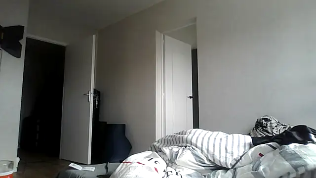 Snapshot of sebcucold chatting on 04-17-26, 02:09 sebcucold online show from 04-17-26, 02:09