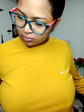 Snapshot of chalohott chatting on 05-21-26, 10:56 chalohott online show from 05-21-26, 10:56