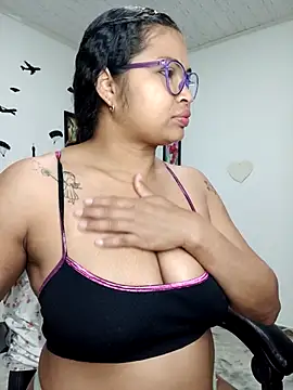 Snapshot of chalohott chatting on 10-05-25, 11:01 chalohott online show from 10-05-25, 11:01