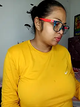Snapshot of chalohott chatting on 06-18-26, 10:42 chalohott online show from 06-18-26, 10:42