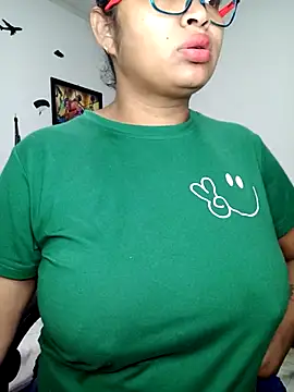 Snapshot of chalohott chatting on 04-22-26, 11:06 chalohott online show from 04-22-26, 11:06