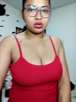 Snapshot of chalohott chatting on 10-14-25, 08:59 chalohott online show from 10-14-25, 08:59