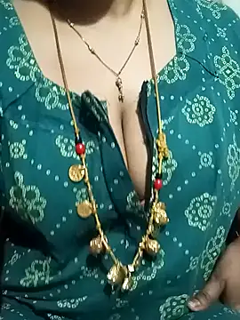 Snapshot of tuttifrutti17 chatting on 01-27-25, 03:15 tuttifrutti17 online show from 01-27-25, 03:15