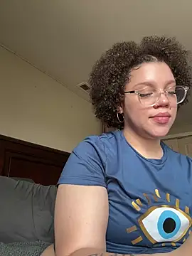 QueenNuttCollector online show from 03-13-26, 04:01