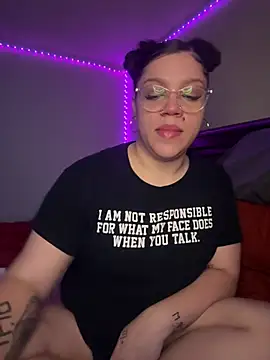 Snapshot of QueenNuttCollector chatting on 01-11-26, 12:45 QueenNuttCollector online show from 01-11-26, 12:45