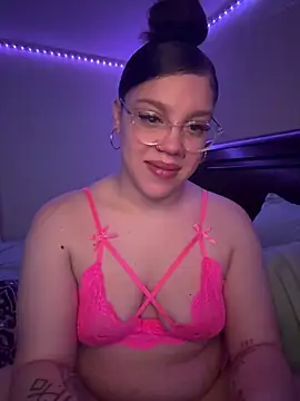 Snapshot of QueenNuttCollector chatting on 03-01-26, 10:48 QueenNuttCollector online show from 03-01-26, 10:48