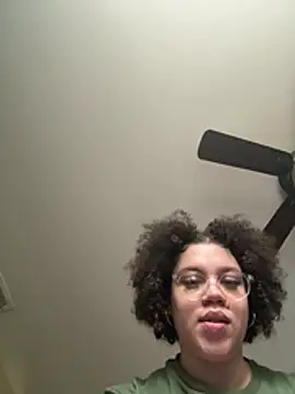 QueenNuttCollector online show from 03-12-26, 05:17