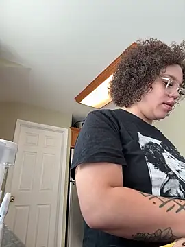 Snapshot of QueenNuttCollector chatting on 02-03-26, 05:07 QueenNuttCollector online show from 02-03-26, 05:07