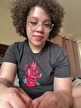 QueenNuttCollector online show from 03-04-26, 05:21