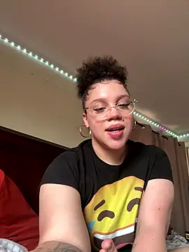 Snapshot of QueenNuttCollector chatting on 01-09-26, 05:20 QueenNuttCollector online show from 01-09-26, 05:20