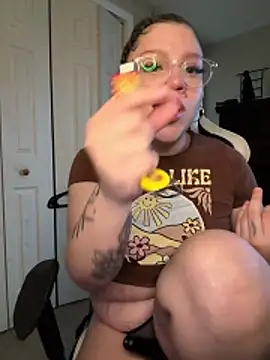 Snapshot of QueenNuttCollector chatting on 03-03-26, 06:26 QueenNuttCollector online show from 03-03-26, 06:26