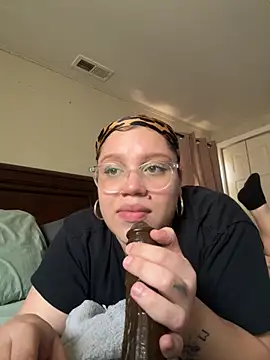 Snapshot of QueenNuttCollector chatting on 11-11-25, 03:07 QueenNuttCollector online show from 11-11-25, 03:07