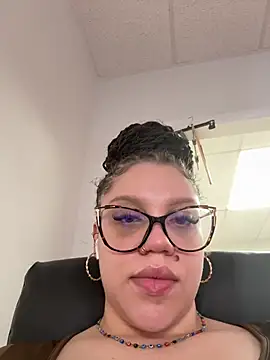 QueenNuttCollector online show from 05-27-26, 04:03