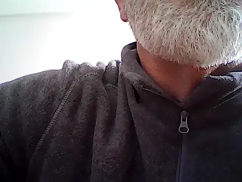 Snapshot of xcimeru chatting on 03-19-25, 11:06 xcimeru online show from 03-19-25, 11:06
