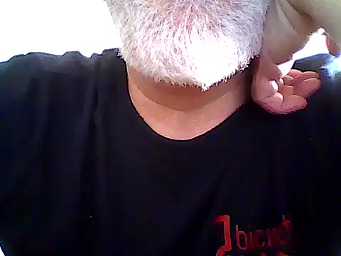 Snapshot of xcimeru chatting on 05-29-26, 01:39 xcimeru online show from 05-29-26, 01:39