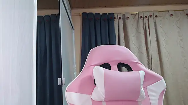 angel girl0610 online show from 07-12-26, 04:02
