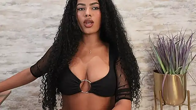 HOTBLACKANDWHITE2 online show from 07-17-26, 04:32