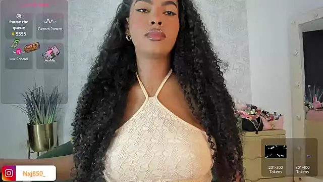 HOTBLACKANDWHITE2 online show from 10-18-25, 02:46