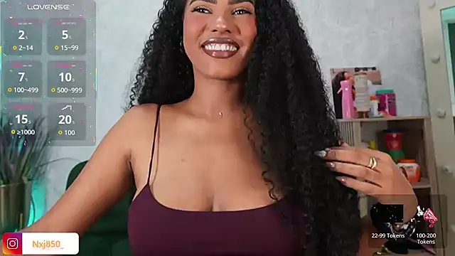 HOTBLACKANDWHITE2 online show from 03-26-26, 04:33